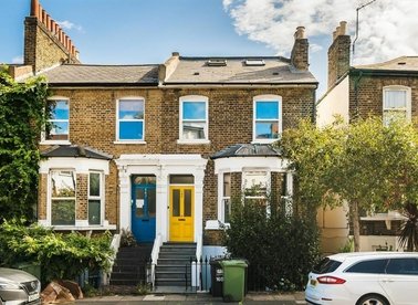 Properties for sale in Shardeloes Road - SE14 6RT view1