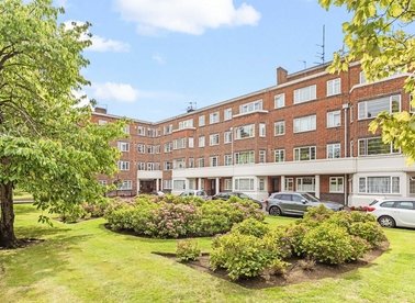 Properties for sale in Sheen Court - TW10 5DQ view1