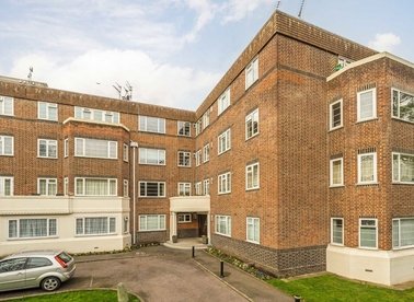 Properties for sale in Sheen Court - TW10 5DH view1