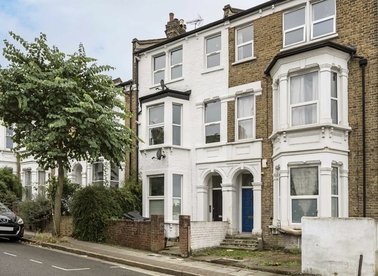 Properties for sale in Shenley Road - SE5 8NF view1