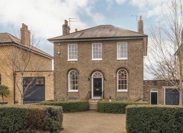 Properties for sale in Shooters Hill Road - SE3 7BD view1