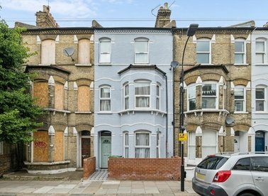 Properties for sale in Shorrolds Road - SW6 7TP view1