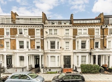 Properties for sale in Sinclair Gardens - W14 0AU view1