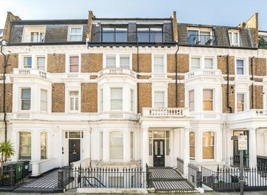 Properties for sale in Sinclair Gardens - W14 0AT view1