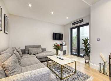 Properties for sale in Sisters Avenue - SW11 5SQ view1