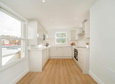 Properties for sale in Smallwood Road - SW17 0TN view1