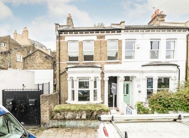 Properties for sale in Solon Road - SW2 5UU view1