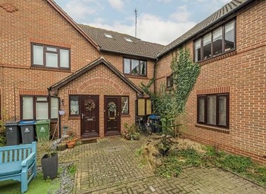 Properties for sale in Sopwith Close - KT2 5RN view1
