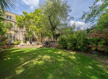 Properties for sale in South Terrace - KT6 6HT view1