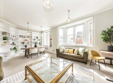 Properties for sale in Southampton Row - WC1B 4BJ view1