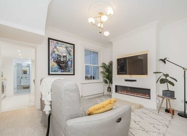 Properties for sale in Southolm Street - SW11 5EZ view1