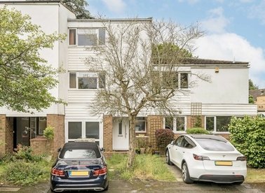 Properties for sale in Sovereign Close - W5 1DE view1