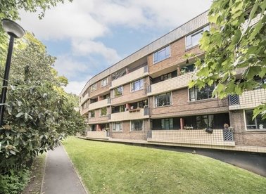 Properties for sale in Spa Green Estate - EC1R 4TS view1