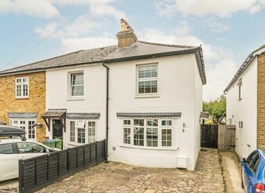 Properties for sale in Spreighton Road - KT8 2JF view1
