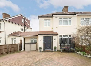 Properties for sale in Spring Grove Crescent - TW3 4DB view1