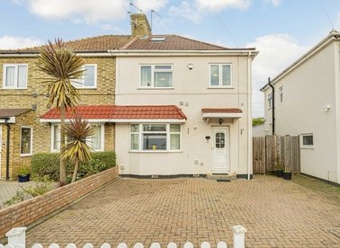 Properties for sale in Spring Grove Crescent - TW3 4DD view1