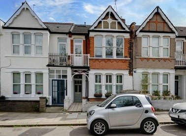 Properties for sale in Squires Lane - N3 2QS view1