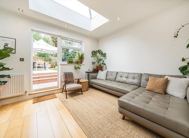 Properties for sale in St Andrews Road - W3 7NE view1