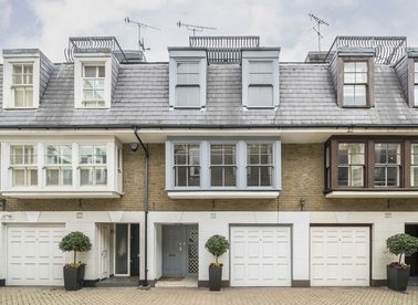 Properties for sale in St. Catherines Mews - SW3 2PX view1