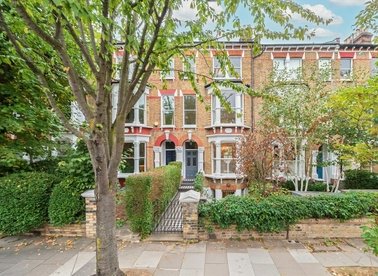 Properties for sale in St. Georges Avenue - N7 0AH view1