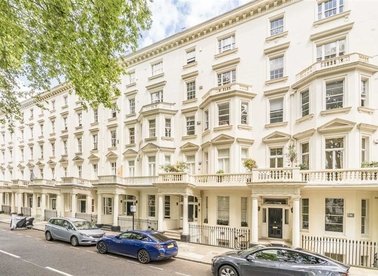 Properties for sale in St. Georges Square - SW1V 3QP view1