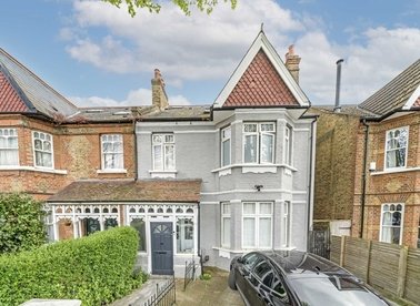 Properties for sale in St. James Avenue - W13 9DJ view1