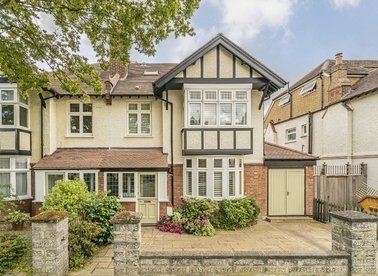 St. James's Avenue, Hampton Hill, TW12