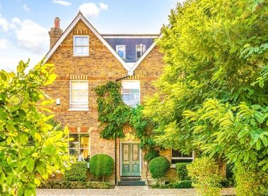 Properties for sale in St. James's Road - TW12 1DQ view1