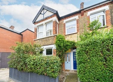 Properties for sale in St. Johns Road - TW7 6NN view1