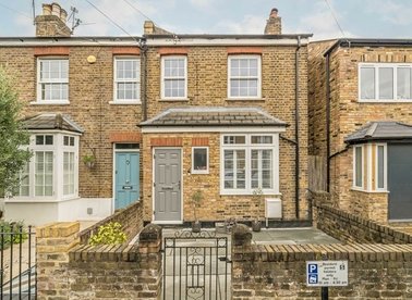 Properties for sale in St. Margarets Grove - TW1 1JG view1