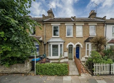 Properties for sale in Stanley Road - N11 2LD view1