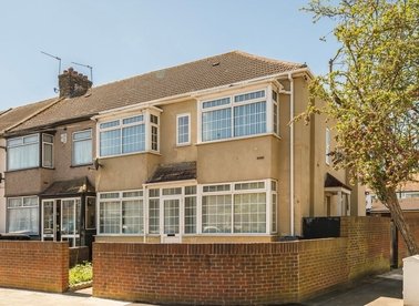 Properties for sale in Stanley Road - UB1 1PB view1