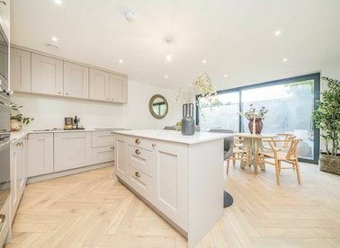 Properties for sale in Station Road - TW12 2BU view1