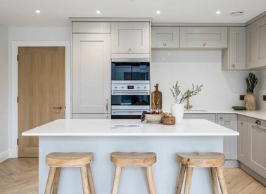 Properties for sale in Station Road - TW12 2BU view1