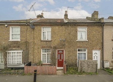 Properties for sale in Station Road - TW3 2AH view1