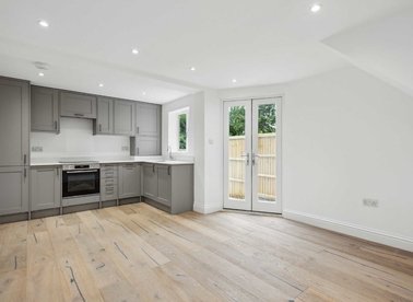 Properties for sale in Sternhold Avenue - SW2 4PB view1