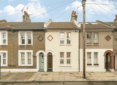 Properties for sale in Stevens Avenue - E9 6RX view1