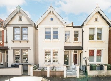 Properties for sale in Stirling Road - SW9 9EF view1