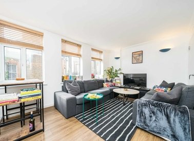 Properties for sale in Stoke Newington High Street - N16 7HF view1