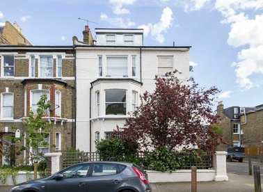 Properties for sale in Stormont Road - SW11 5EQ view1