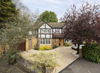Properties for sale in Stratton Close - SW19 3JF view1