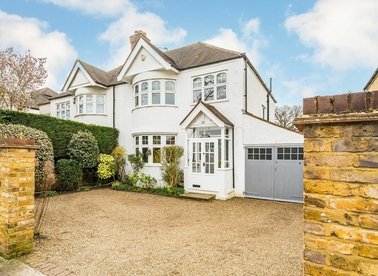 Properties for sale in Strawberry Vale - TW1 4RU view1