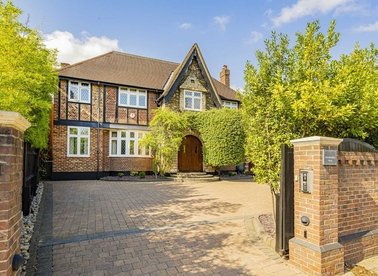 Strawberry Vale, Strawberry Hill, TW1