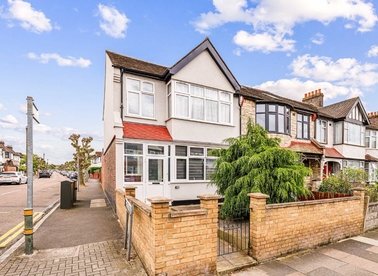 Properties for sale in Streatham Road - CR4 2AG view1