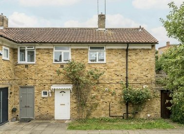 Properties for sale in Stroud Crescent - SW15 3EL view1