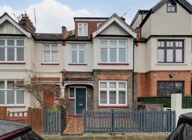Properties for sale in Sulivan Road - SW6 3DT view1