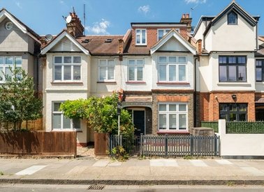 Properties for sale in Sulivan Road - SW6 3DT view1