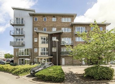 Properties for sale in Sundeala Close - TW16 5BE view1