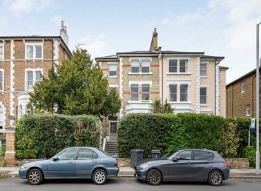 Properties for sale in Surbiton Hill Park - KT5 8EQ view1