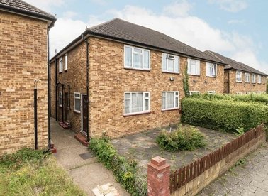 Properties for sale in Sutton Lane - TW3 4JW view1